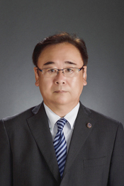 副会長　長崎康俊